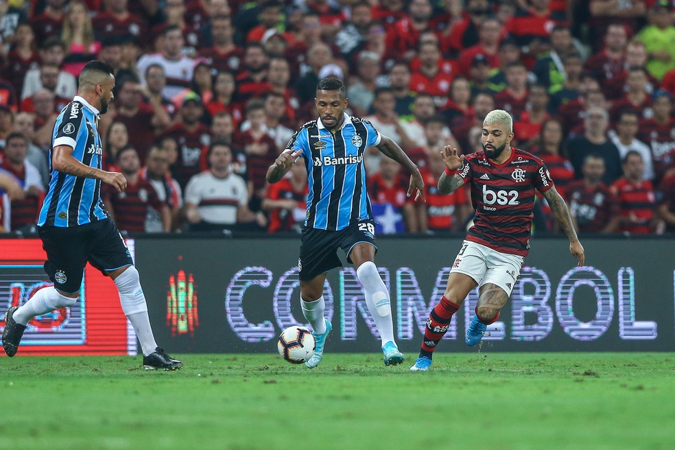 Paulo Miranda foi o titular da lateral direita contra o Flamengo — Foto: Lucas Uebel/Grêmio