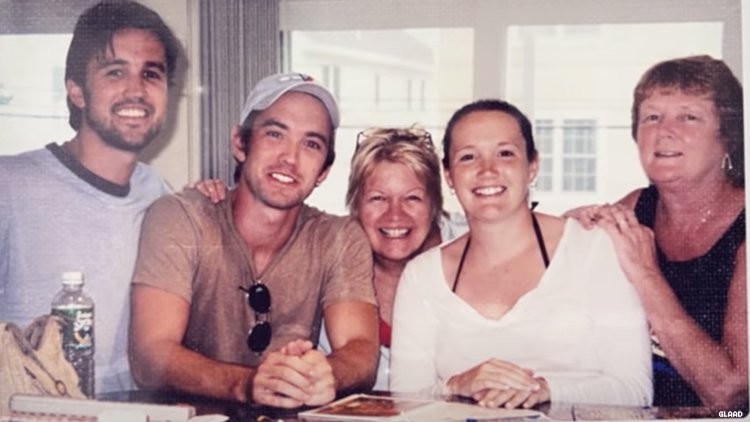 A família do ator McElhenney (Foto: Reprodução/Twitter)