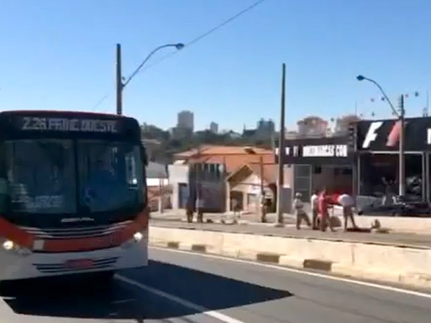 Corredor de ônibus da Avenida Amoreiras estará fechado neste sábado em Campinas (Foto: Reprodução/ EPTV)