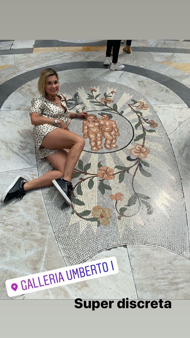 Flávia Alessandra passeia por Milão (Foto: Reprodução/Instagram)
