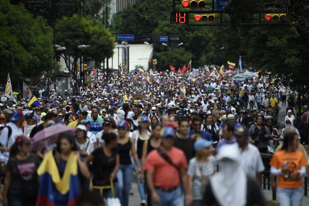 Protesto nas ruas de Caracas em favor da Suprema Corte paralela (Foto: Juan Barreto/AFP)