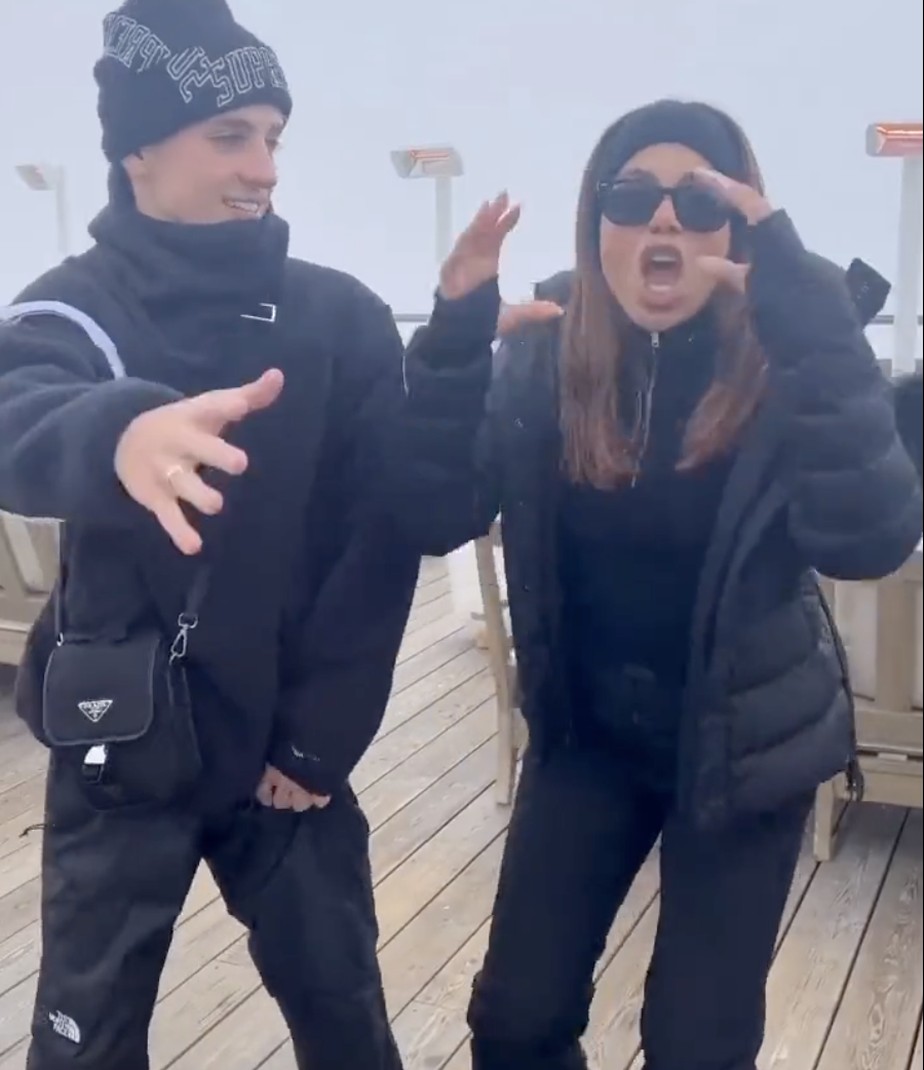 Anitta dança muito com Lexa e Juliano Floss em estação de esqui