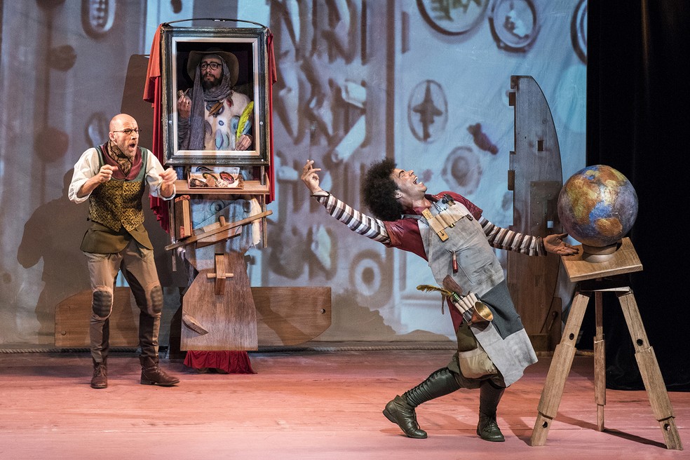 As montagens teatrais de 'Viagens Extraordinárias', da Cia. Solas de Vento, ficam em cartaz no CCBB Brasília até 23 de janeiro. Neste fim de semana, público pode conferir o espetáculo "Viagem ao Centro da Terra", com direção de Eric Nowinski — Foto: Mariana Chama/Divulgação