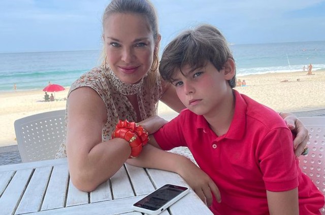 Letícia Birkheuer e o filho (Foto: Reprodução Instagram)