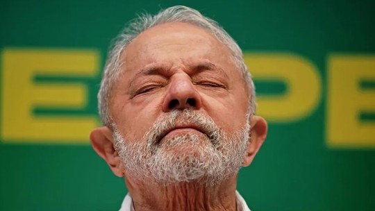 Lula diminui ritmo, recebe auxiliares no Alvorada e passa a tomar medicação via oral para tratar pneumonia