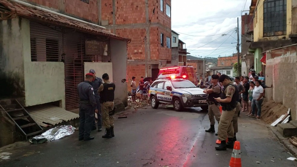 Local do homicídio no bairro Nossa Senhora Aparecida — Foto: Tarciane Vasconcelos/Inter TV dos Vales