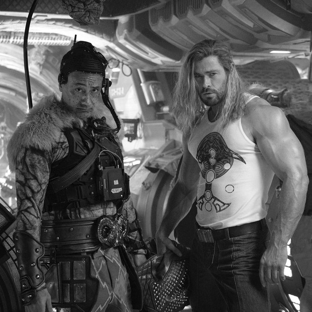 De regata, Chris Hemsworth mostra supermúsculos em fim das filmagens de  novo 'Thor' - Quem
