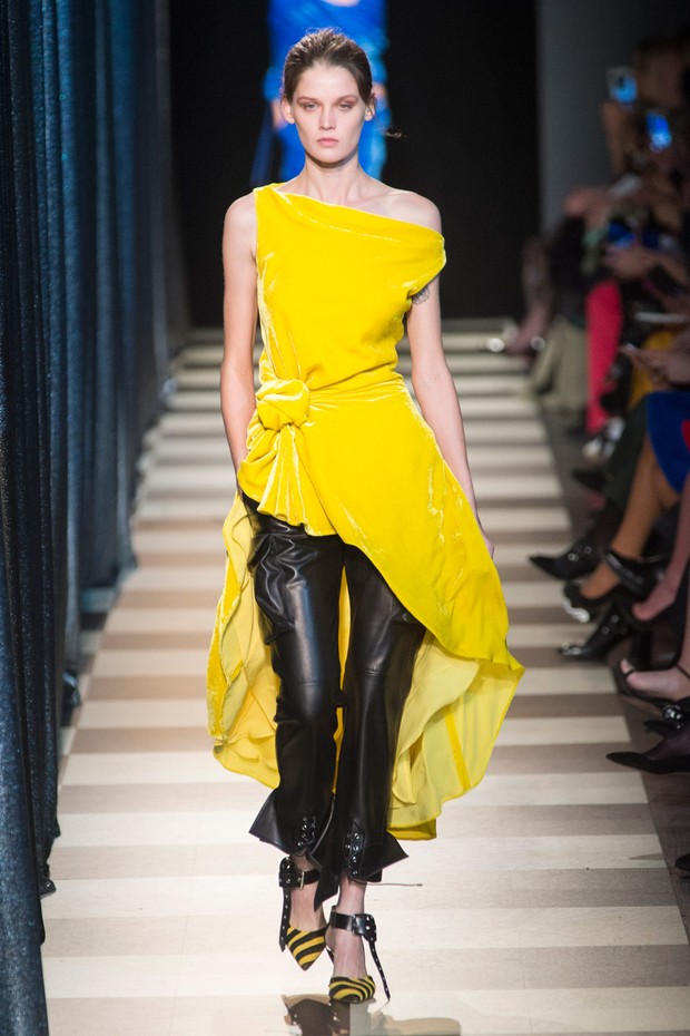 #SuzyNYFW: Monse Precedes Oscar de la Renta - Vogue | en