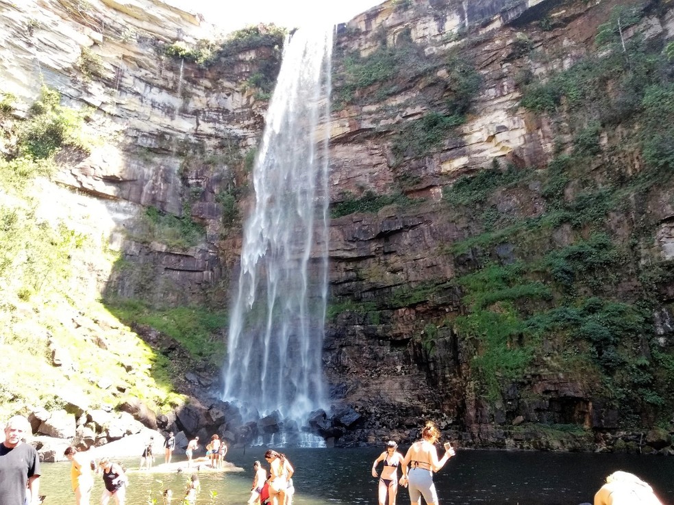 Cachoeira São Domingos tem queda de 90 m de altura, a mais alta da região — Foto: Secretaria de Turismo de Caiapônia/Divulgação