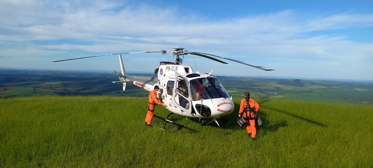 Jovem cai de quase 50 metros de altura ao iniciar decolagem de paraglider no Horizonte Perdido em Araxá 