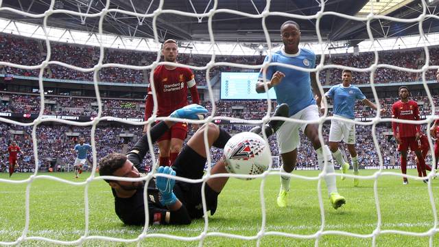 Liverpool bate City e leva Supercopa da Inglaterra em jogo com VAR demorado