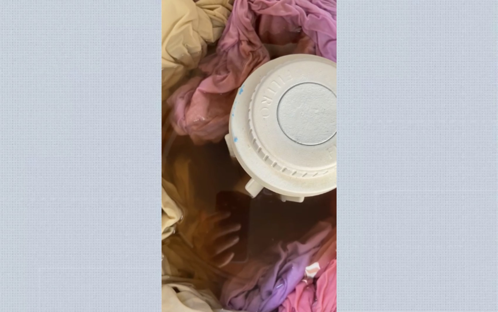 Moradores estranham cheiro e coloração de água das torneiras em Barretos, SP