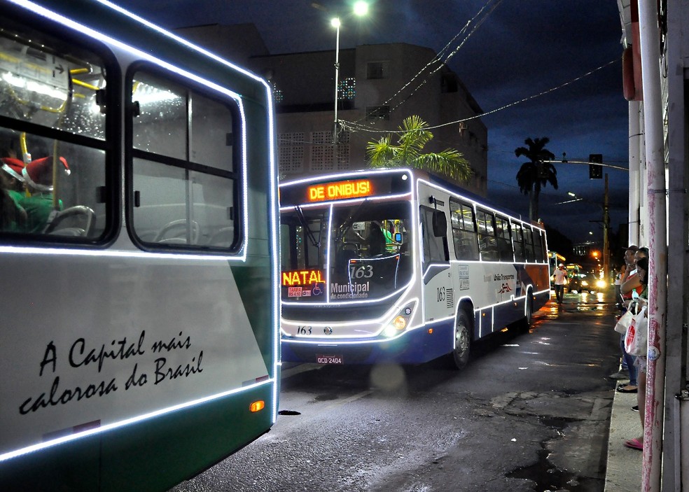 Transporte coletivos são decorados com temas de Natal e terminais recebem apresentações culturais em Cuiabá  — Foto: MTU/Divulgação