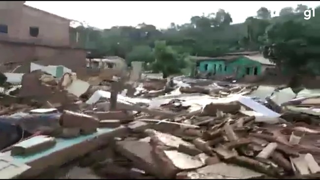 Distrito de Nova Alegria, em Itamaraju, fica destru[ido ap[os chuvas