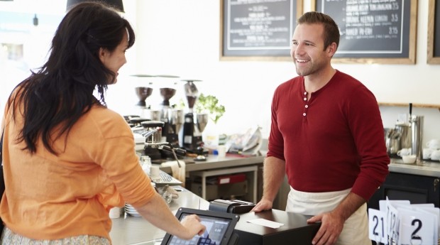 Treinar seus funcionários para um bom atendimento é uma das dicas essenciais para um bom marketing do seu restaurante  (Foto: Thinkstock)