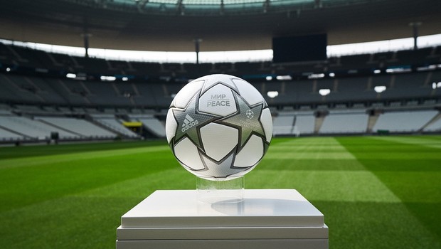 A bola usada na final da Liga dos Campeões será leiloada após o jogo, com a renda destinada à Acnur (Agência da ONU para Refugiados) (Foto: Divulgação/Adidas)