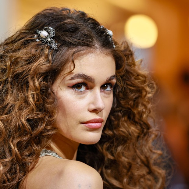 NEW YORK, NEW YORK - MAY 02: Kaia Gerber attends The 2022 Met Gala Celebrating "In America: An Anthology of Fashion" at The Metropolitan Museum of Art on May 02, 2022 in New York City. (Photo by Theo Wargo/WireImage) (Foto: WireImage)