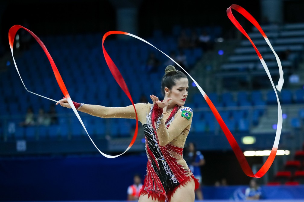 Natália Gaudio teve falhas na prova de fita, mas igualou seu melhor resultado em Mundiais (Foto: Ricardo Bufolin/CBG)