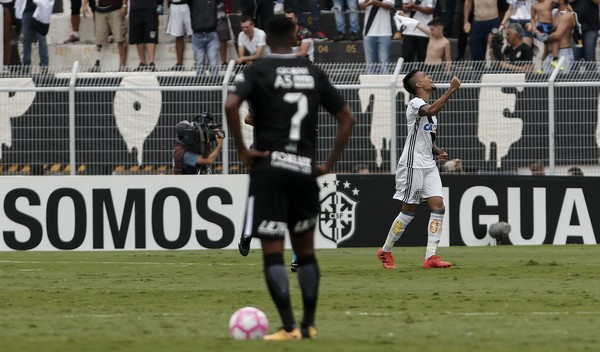 Jô, do Corinthians, é denunciado no STJD por agressão a zagueiro da Ponte