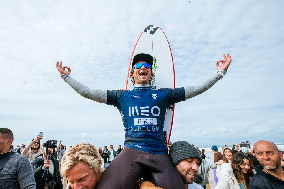 Griffin Colapinto é campeão da etapa de Peniche — Foto: Thiago Diz/WSL