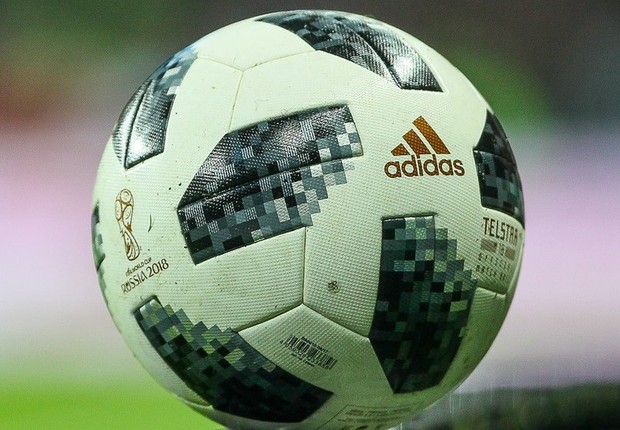 Bola adidas Telstar 18 Selo Fifa Tamanho Oficial De Jogo