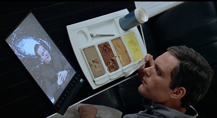 No filme 2001 - Uma Odisseia no espaço, os astronautas usavam tablets (Foto:Reprodução/YouTube)