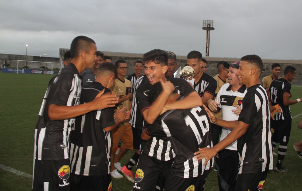 Na temporada passada, o Botafogo-PB conquistou o Paraibano Sub-19 (Foto: Cisco Nobre/GloboEsporte.com)