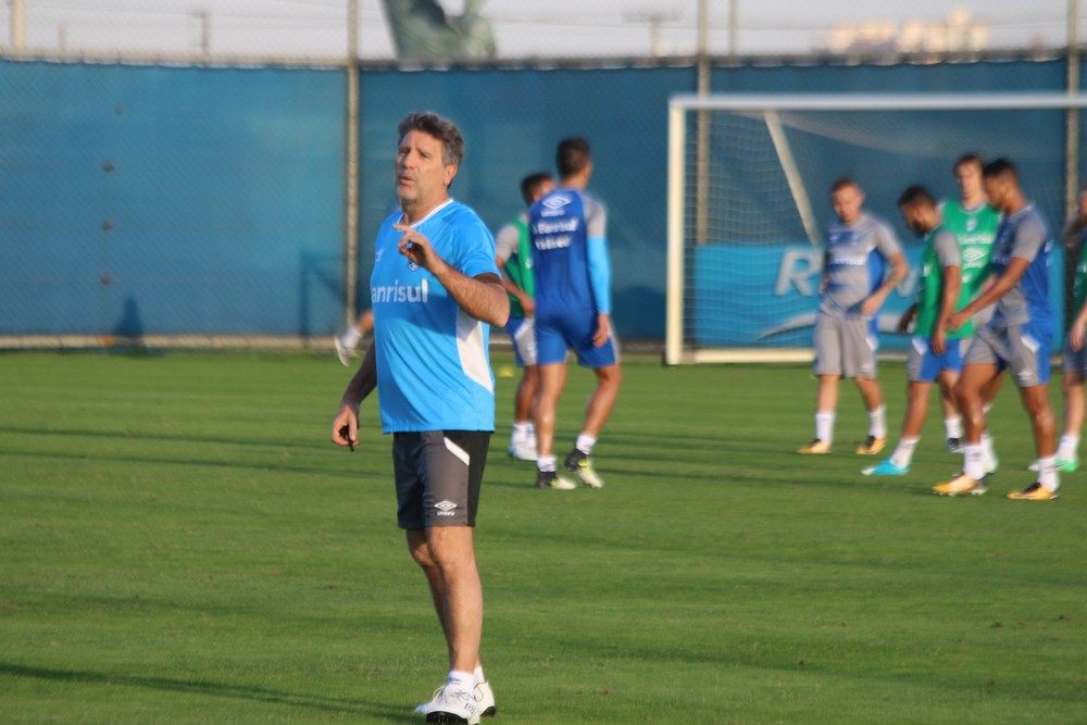 Sem Pedro Rocha, Bolaños pode receber nova chance no Grêmio; veja as opções