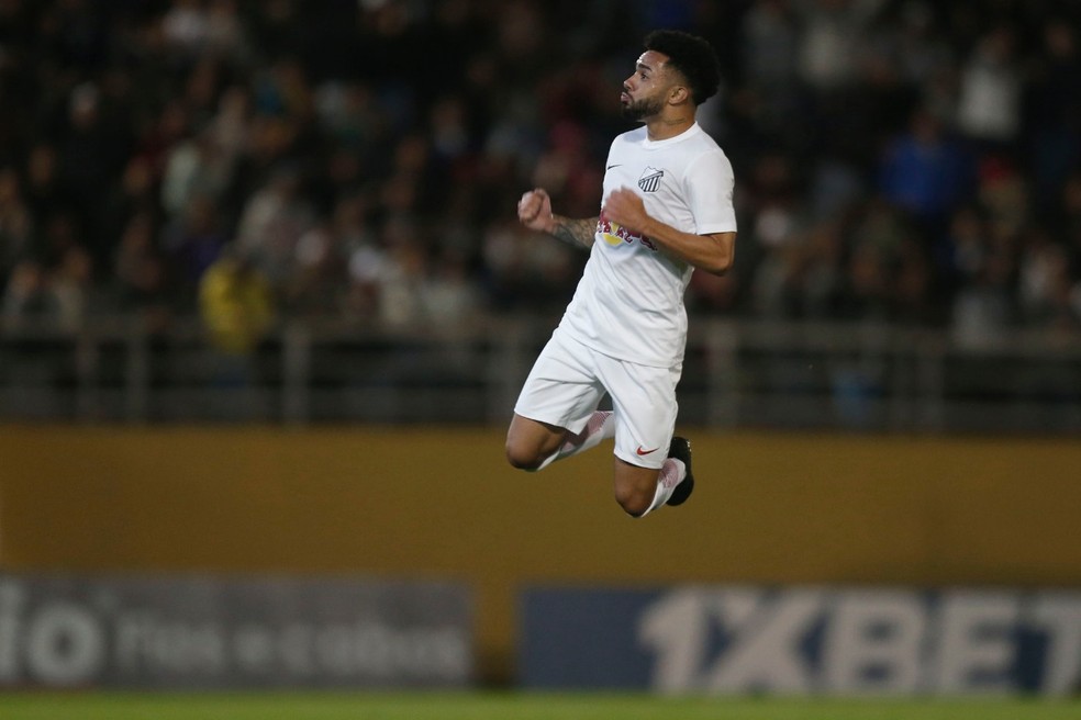 Claudinho marca golaço para o Bragantino em jogada ...