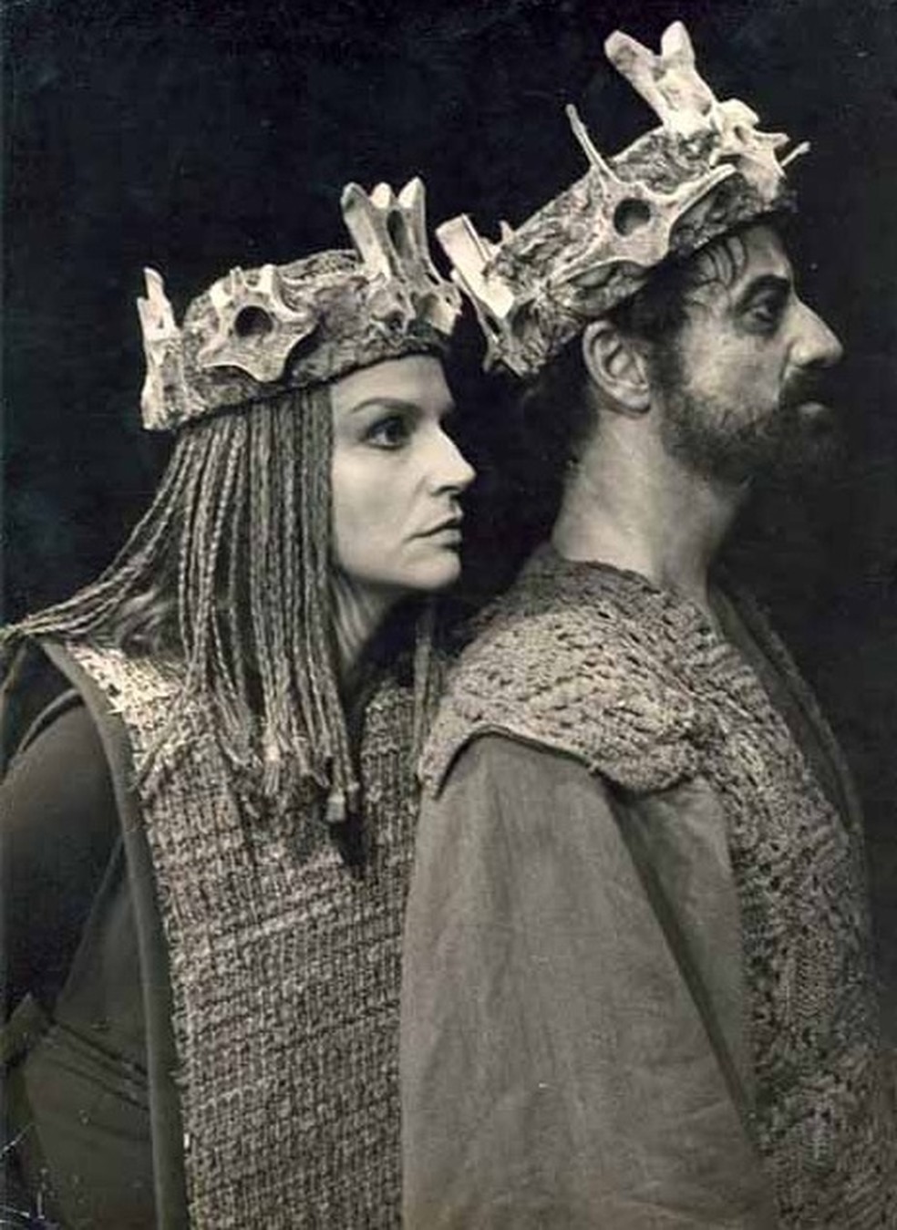 Tônia Carrero e Paulo Autran em 'Macbeth', de William Shakespeare, 1970. Direção: Fauzi Arap. (Foto: Cedoc/Funarte)