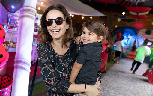 Fernanda Rodrigues com o filho
