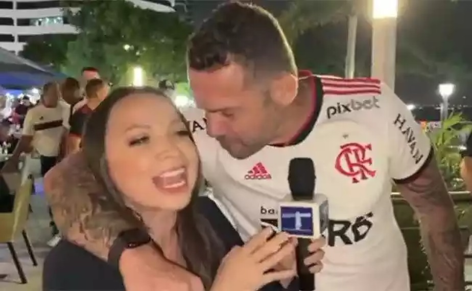 Torcedor do Flamengo assedia repórter em Guayaquil