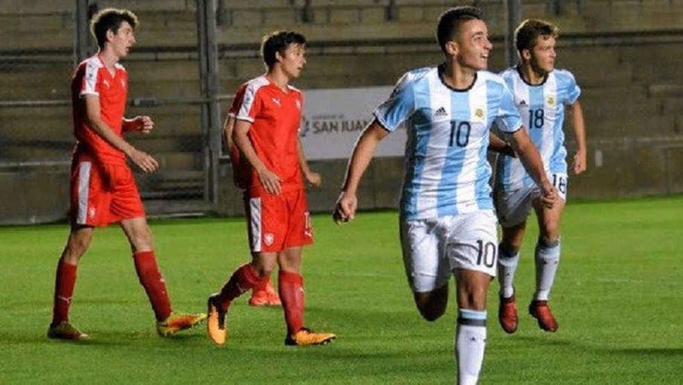 Matias Palacios comemora um de seus gols pela Argentina no Sul-Americano Sub-15 — Foto: Divulgação/Afa