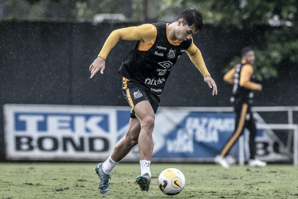 Vinícius Zanocelo durante treino do Santos — Foto: Ivan Storti/Santos FC
