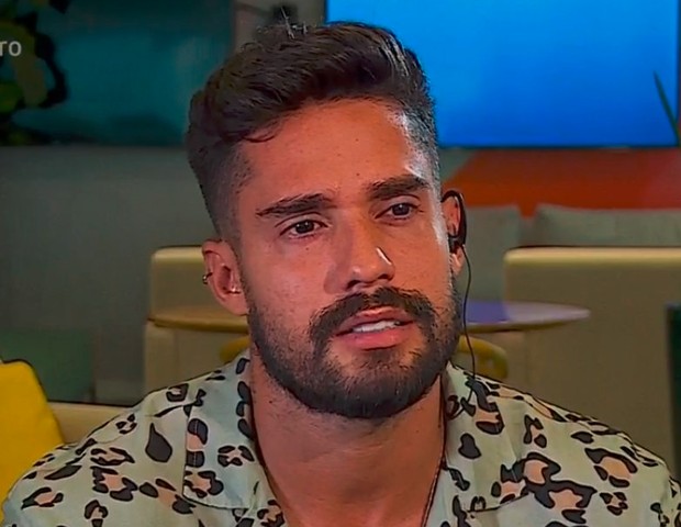 Arcrebiano participa do Encontro para comentar participação em No Limite (Foto: TV Globo)