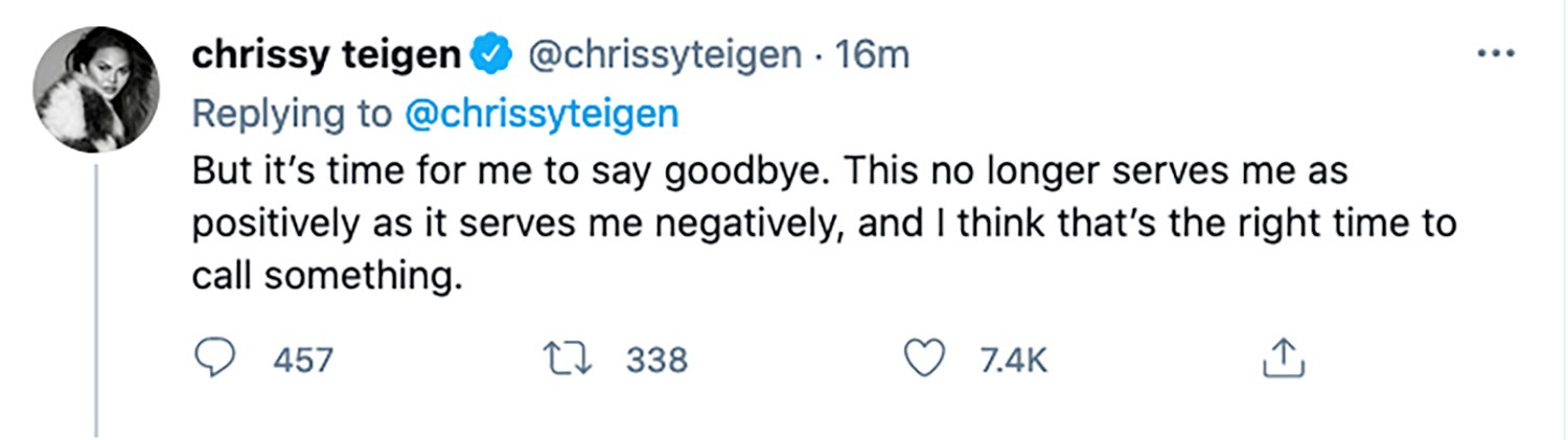 Chrissy Teigen decide excluir conta em rede social (Foto: Twitter)