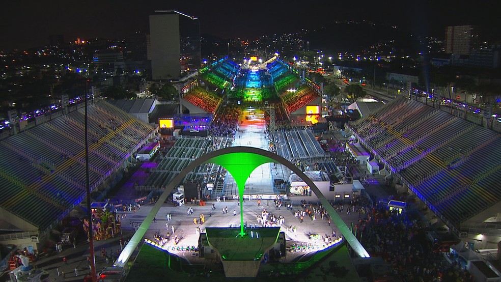 Nova iluminação do sambódromo — Foto: Reprodução/TV Globo