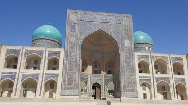 Uzbequistão conta com um grande número de mesquitas e santuários bem preservados (Foto: BBC News Brasil)