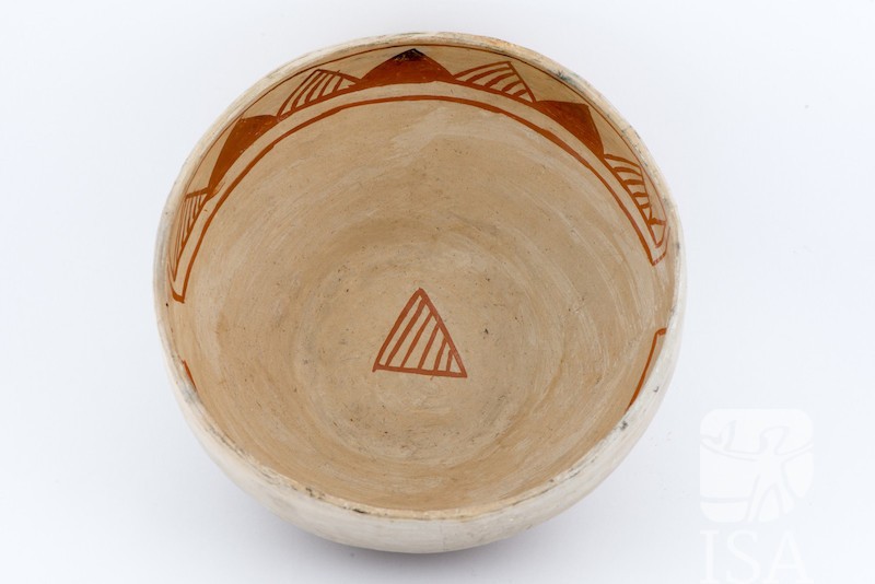 Tigela de cerâmica feita por Maria de Lima, Baniwa da comunidade São Joaquim, Rio Ayari, afluente do Rio Içana, TI Alto Rio Negro  (Foto: ISA / Divulgação)