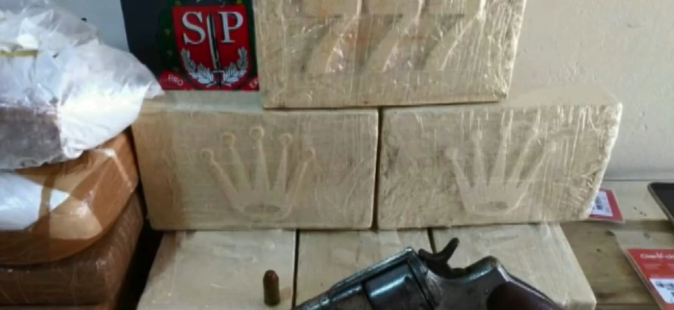 Mais de 11 quilos de cocaína foram apreendidos em Cosmópolis (Foto: Gazeta de Cosmópolis/Reprodução EPTV)