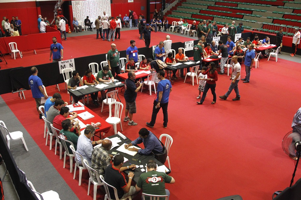 Chapas são inscritas no Flamengo, mas definição das cores fica para próxima semana