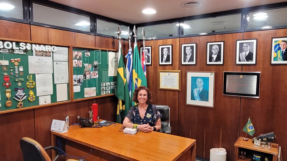Carla Zambelli manteve a decoração do gabinete após reforma
