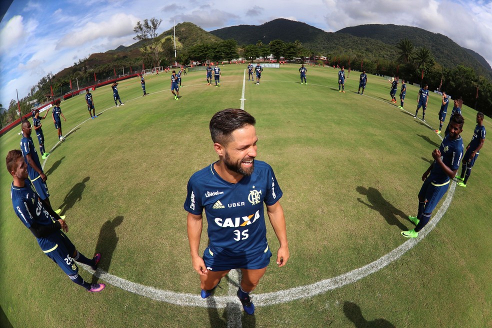Diego alternou bons e maus momentos, mas nunca deixou profissionalismo de lado — Foto: Gilvan Souza/Flamengo