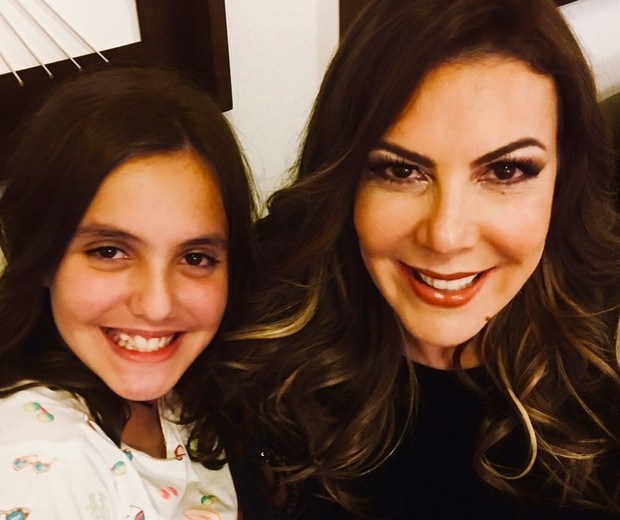  Claudia Lira e a filha, Valentina, de 14 anos (Foto: Reprodução/Instagram)