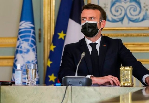 Presidente francês, Emmanuel Macron, disse que a vacina Oxford-AstraZeneca era "quase ineficaz" para pessoas com mais de 65 anos (Foto: Getty Images via BBC)