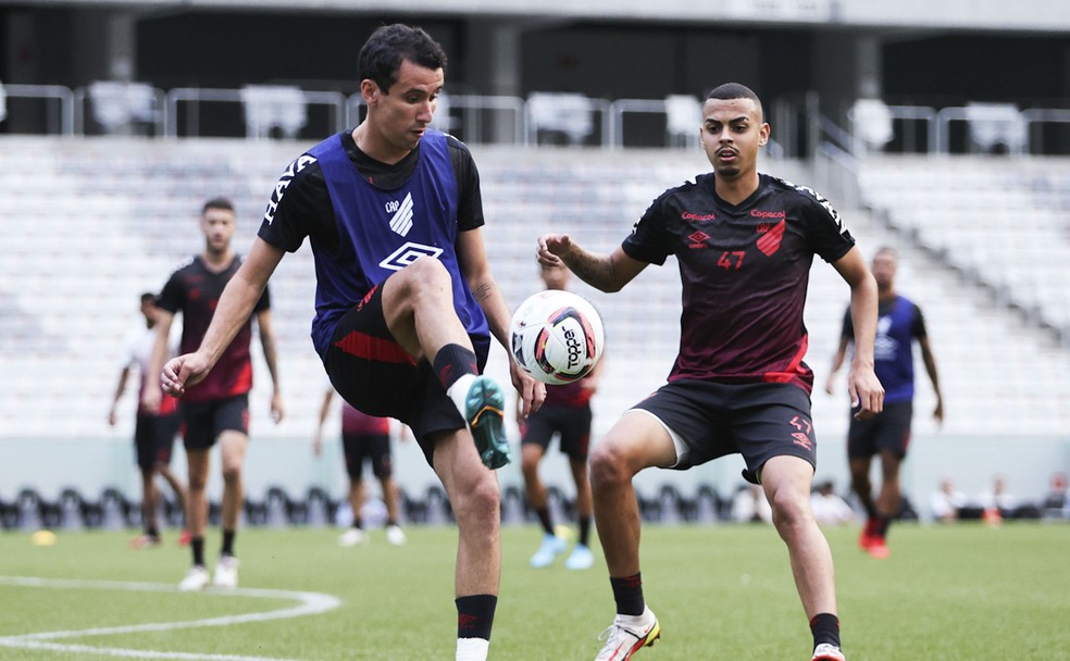 Com Santos e Pablo, Athletico inscreve jogadores do time principal no Campeonato Paranaense | athletico-pr | ge