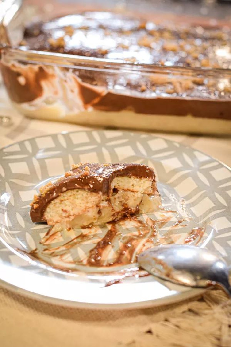 Clássica sobremesa de Natal: aprenda a fazer pavê de chocolate com paçoca |  Receita | Casa Vogue