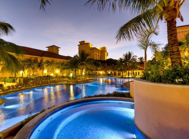 O Royal Palm Plaza oferece um conjunto de piscinas perfeito para curtir o verão (Foto: Divulgação)
