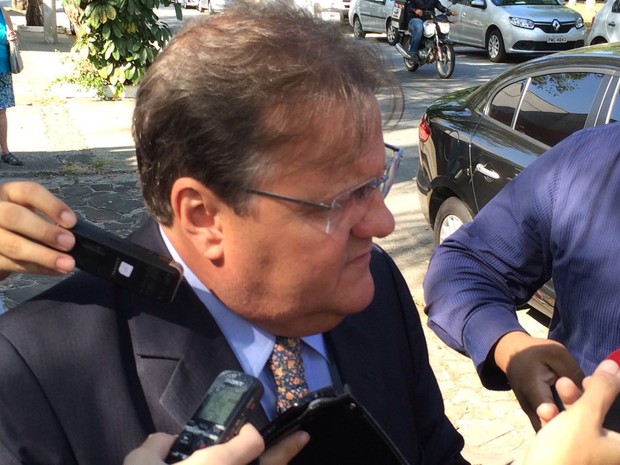 Geddel Vieira Lima, ex-ministro da Integração Nacional, em frente ao escrtirório de Michel Temer (Foto: Vivian Reis/G1)