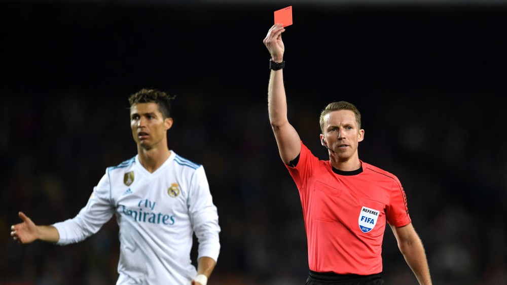 Cristiano Ronaldo cartão vermelho Real Madrid Barcelona